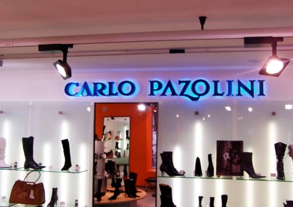 Металлические объёмные буквы из нержавейки с подсветкой контражур для компании «Карло-Пазолини» в Москве.